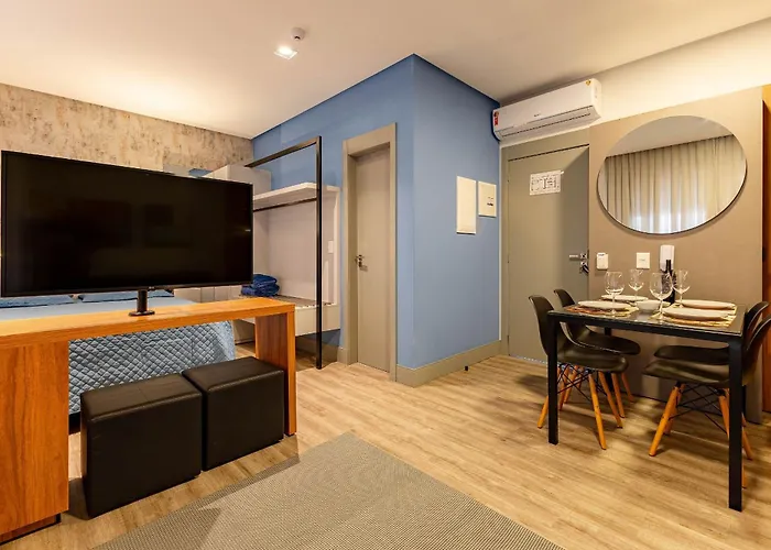 Confortável Loft em Condomínio com Piscina Bombinhas